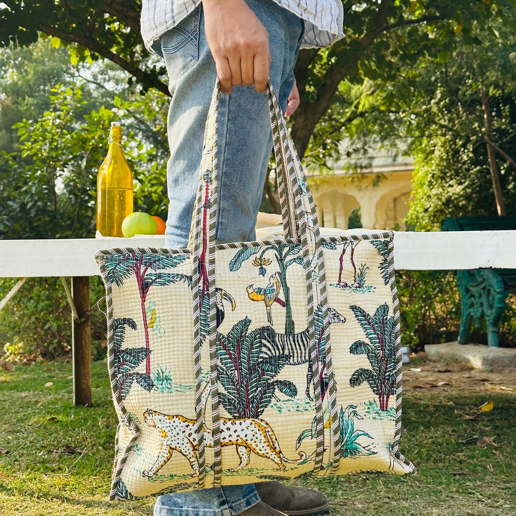 Quilted Cotton Tote Bag (Large) – Ivory Jungle Print