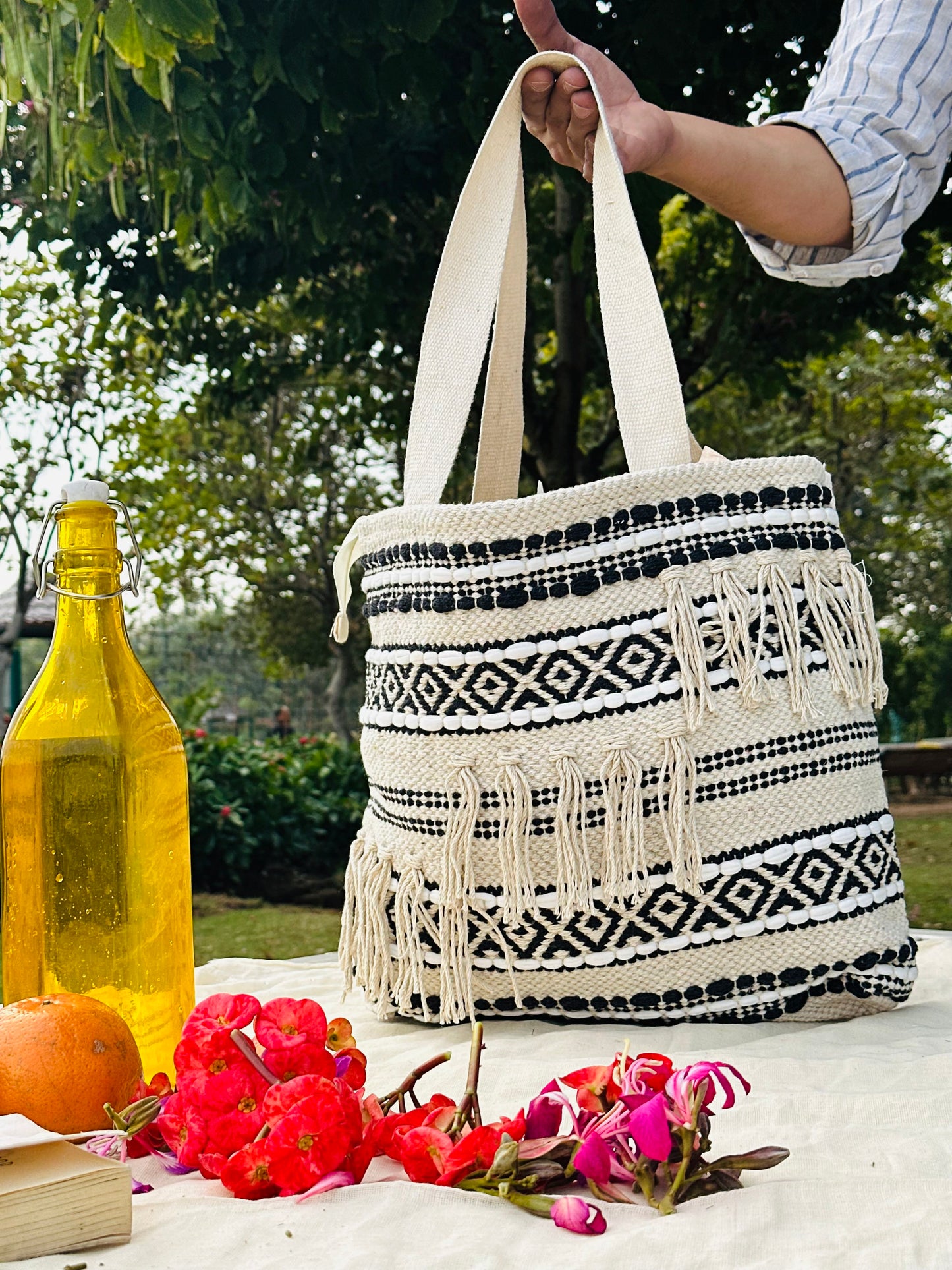 Handwoven Cotton Tote Bag – Ivory & Black Tribal Pattern with Tassels